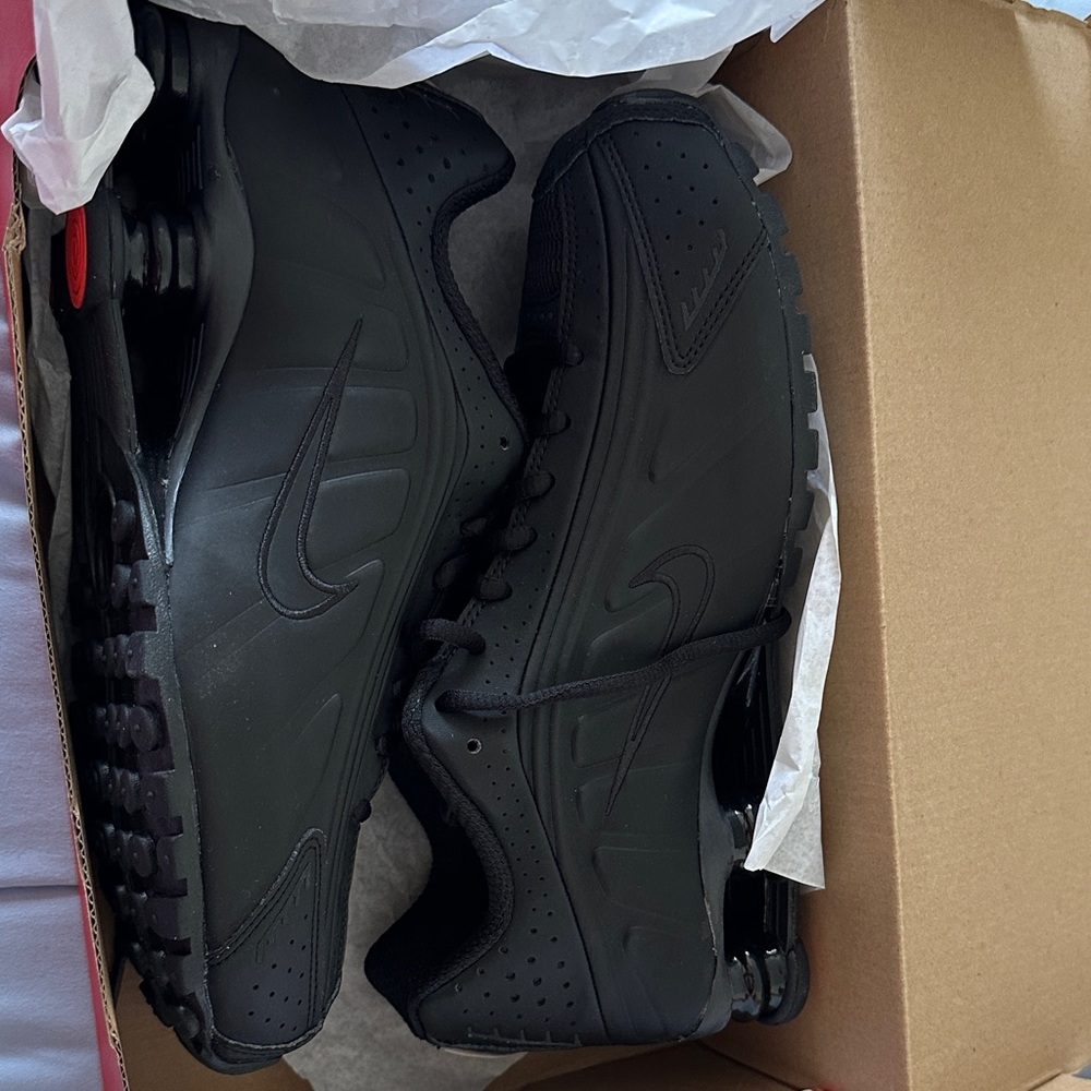 Nike Shox R4